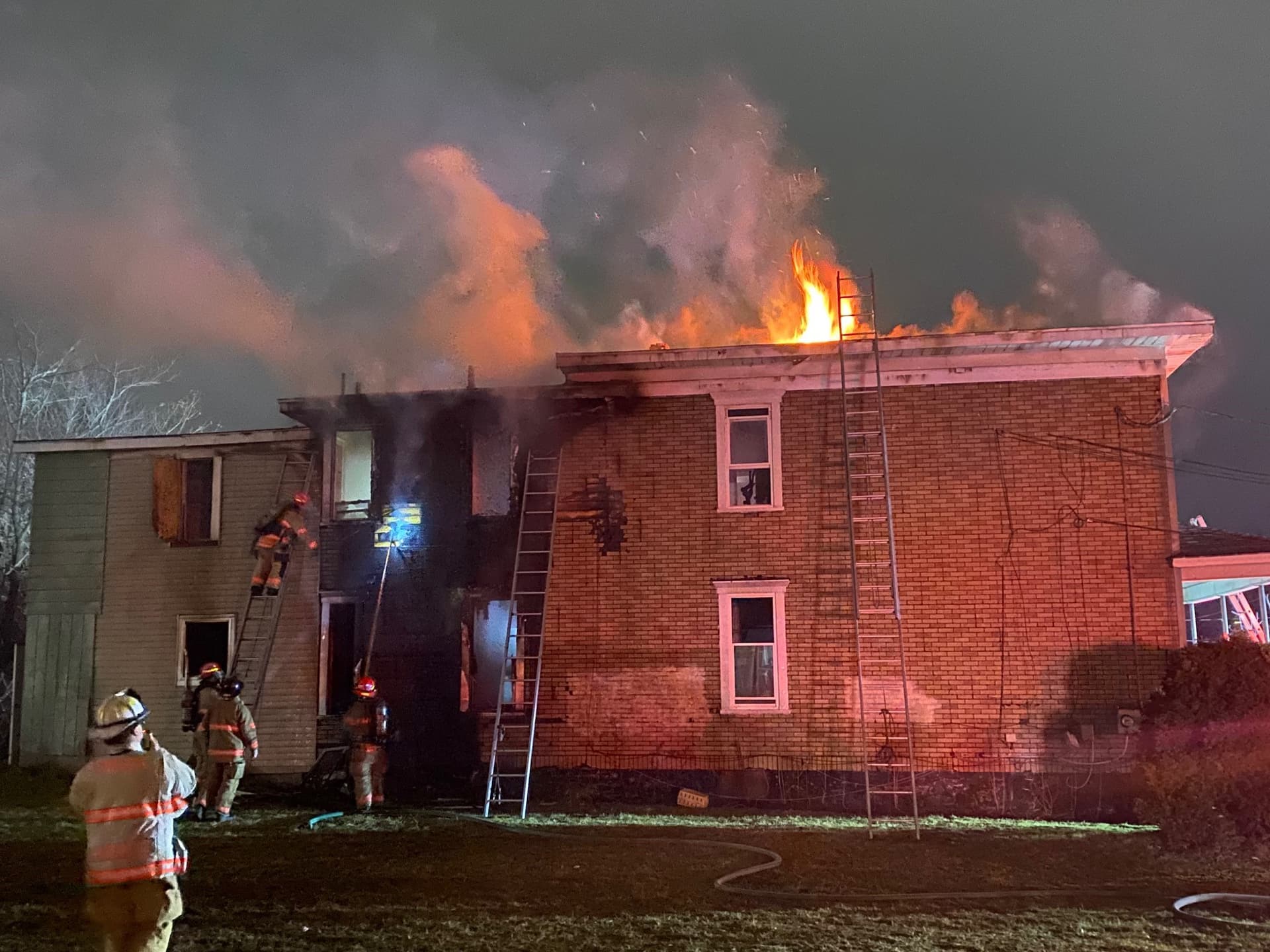 Syracuse fire displaces four in apartment blaze on North State Street