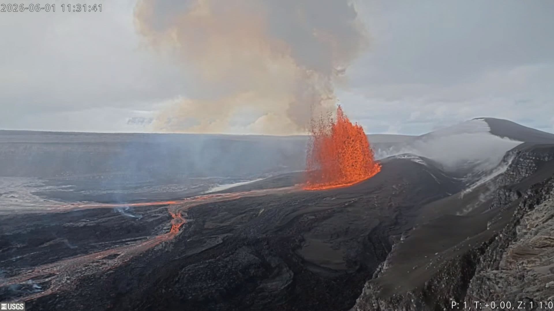 Hilo airport flights resume after Kīlauea ash disrupts morning travel