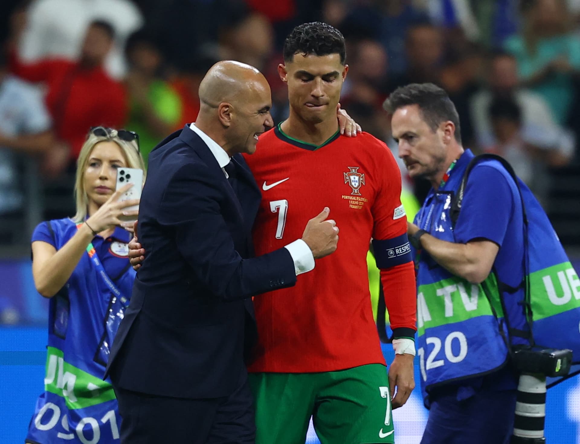 Martínez celebrates Ronaldo penalty as Portugal levels World Cup quarterfinal