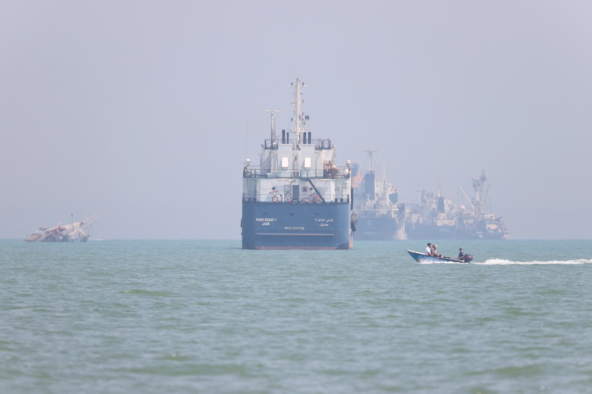 Shipowners seek security guarantees before resuming Strait of Hormuz transits