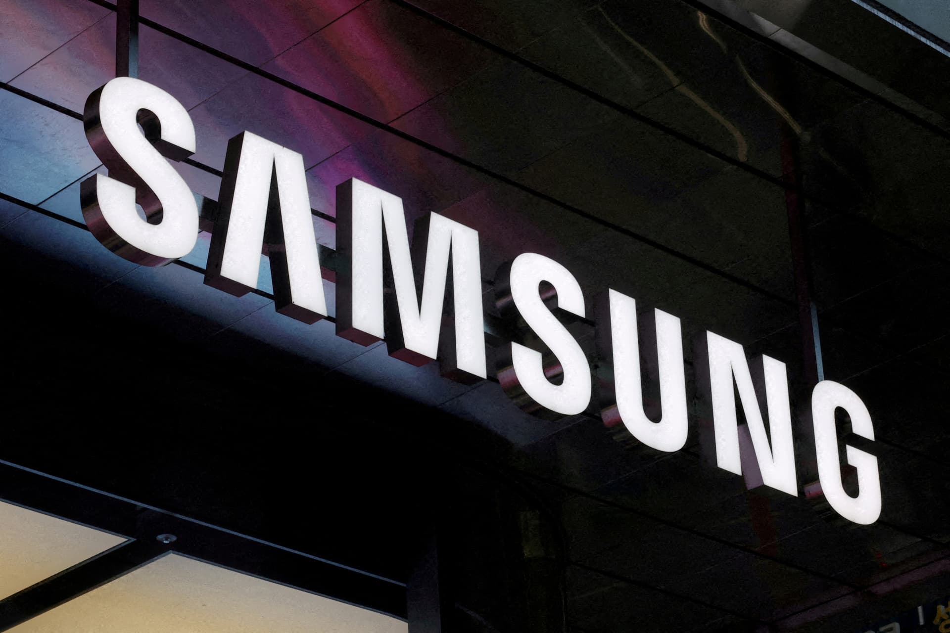 Samsung to cut 739 New Jersey jobs as HQ shifts to Texas
