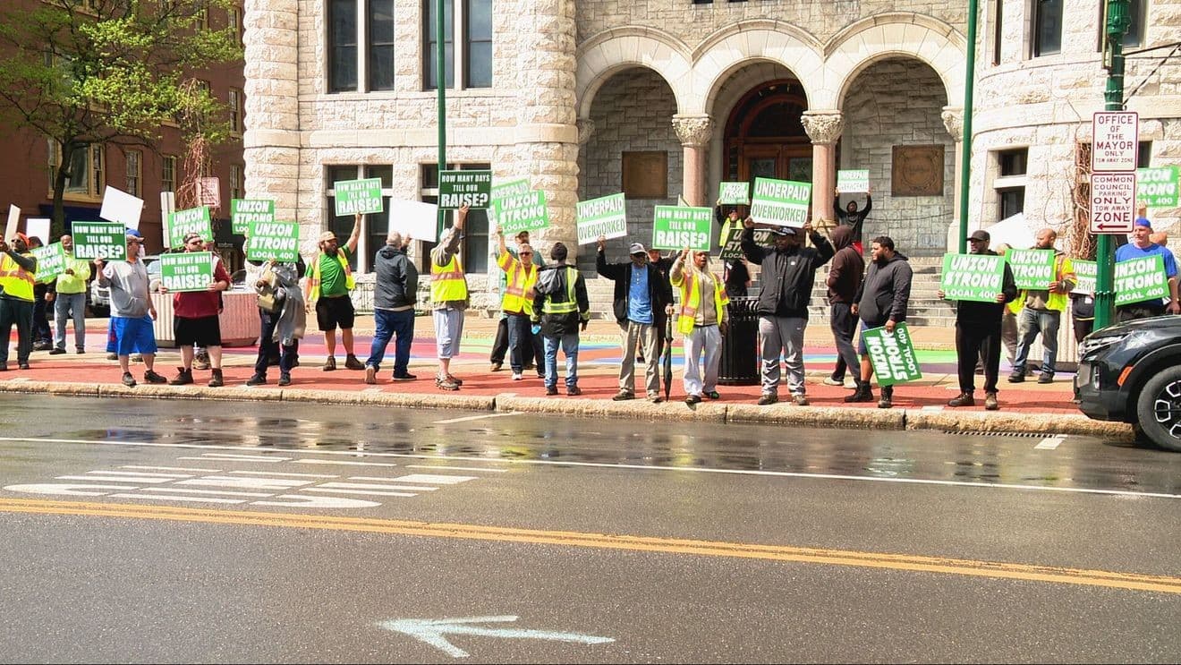 Syracuse Public Works workers picket City Hall over stalled contract talks