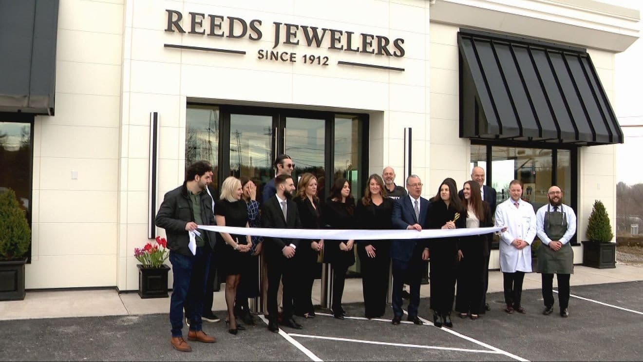 Reeds Jewelers Opens Fayetteville Showroom, Relocates Syracuse Store to 100 Dewey Avenue