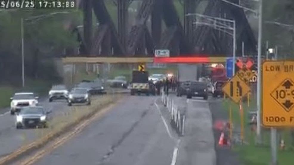 Concrete truck strikes Onondaga Lake Parkway Bridge, closing traffic in Salina