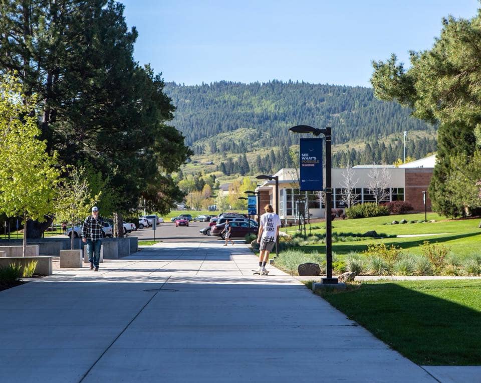 Eastern Oregon University earns affordability honor from Colleges of Distinction