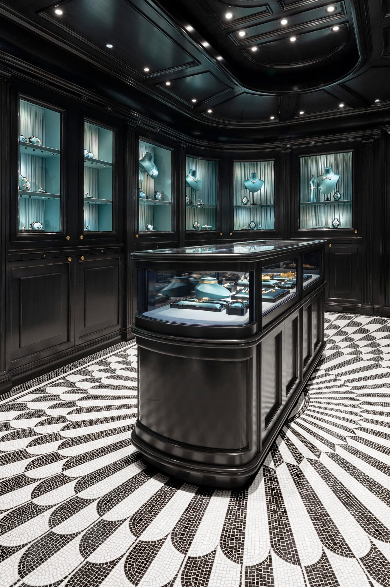 Gucci unveils 140-piece high-jewelry collection with Paris boutique launch