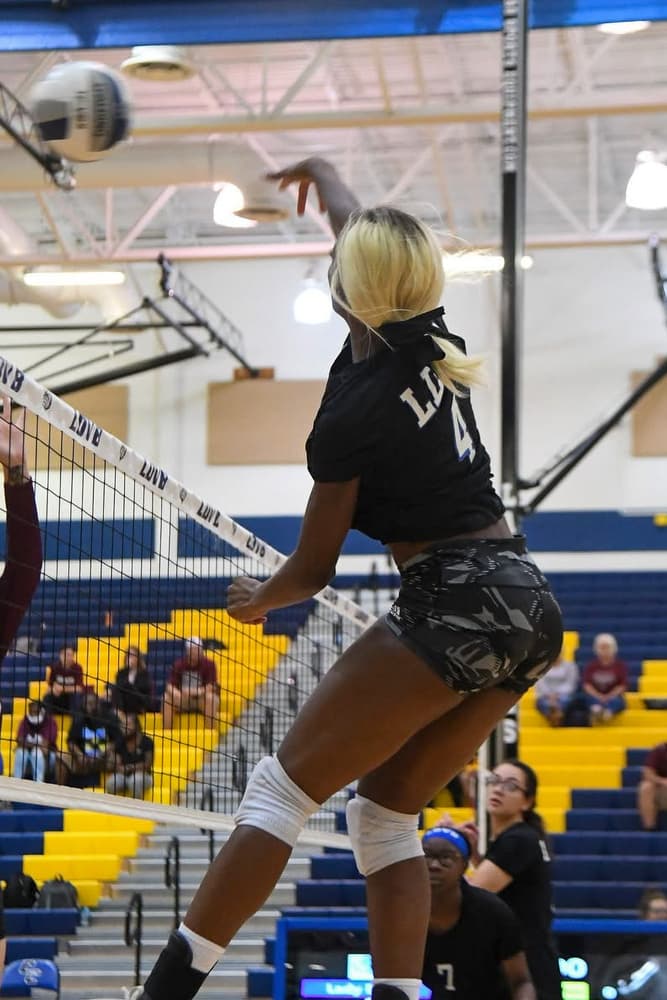 Copperas Cove volleyball standout Kyra Gaston earns national record book spot