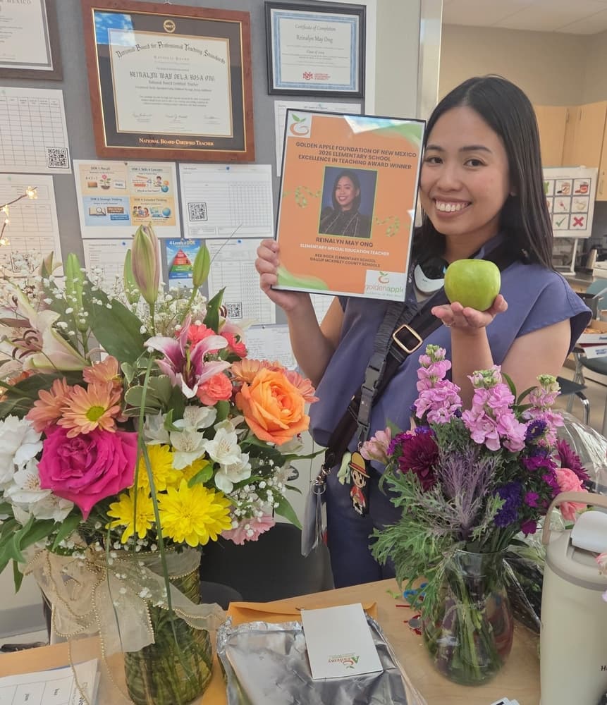 Red Rock Elementary teacher Reinalyn Ong wins Golden Apple award
