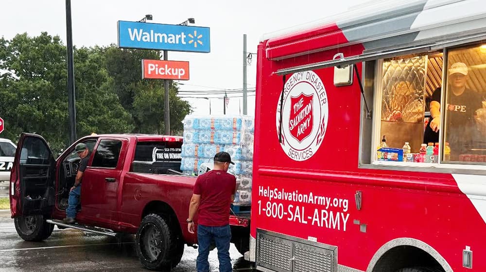 Walmart Commits $250,000 to Hawaii Disaster Relief, Enlists Local Store Associates