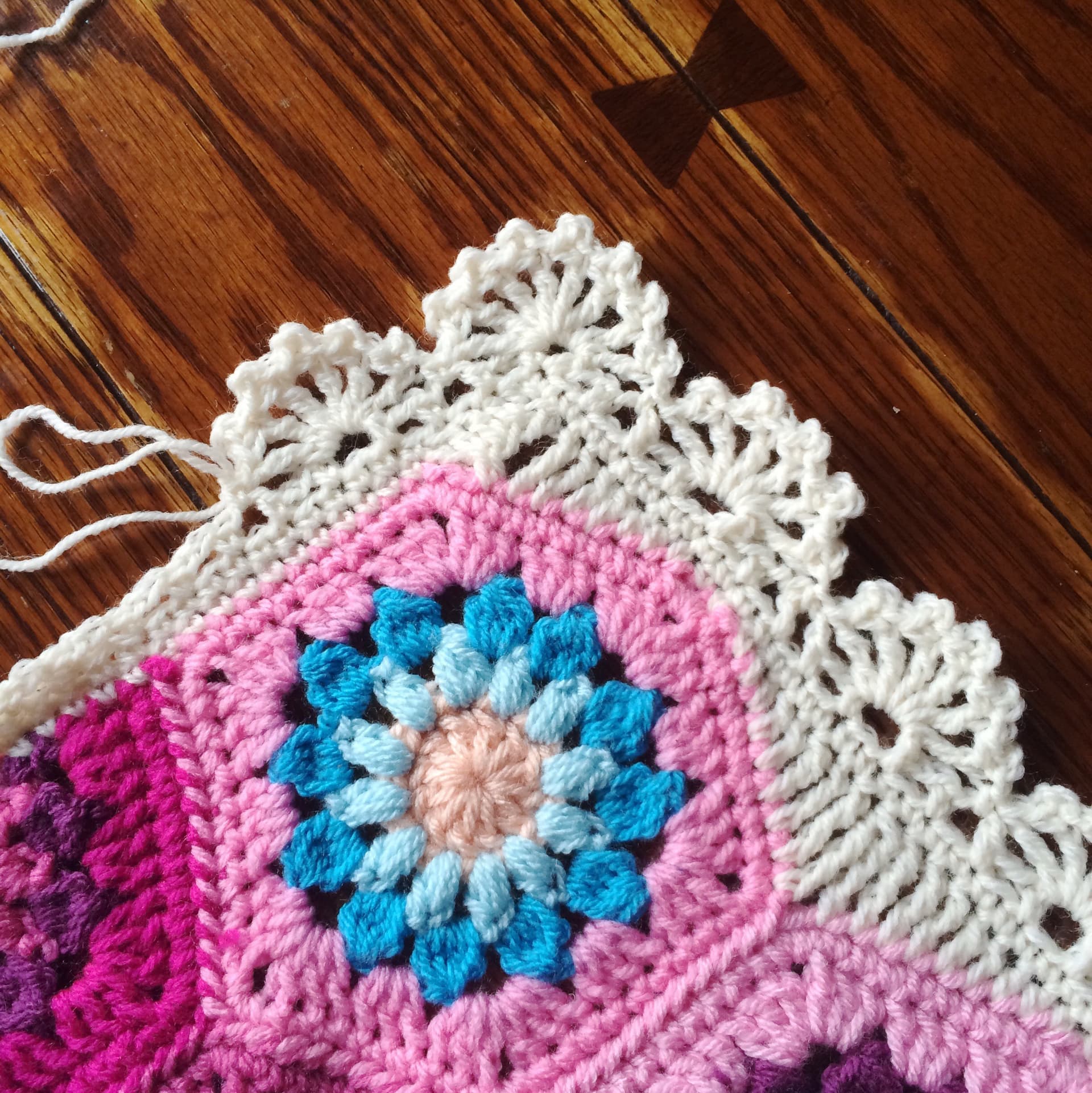 Crochet blanket edging guide offers quick, polished finishing touches