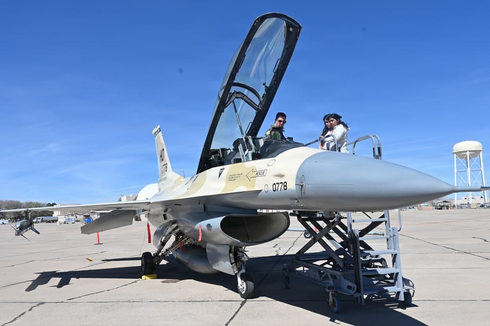 Kirtland AFB Welcomes 400 Student Leaders for All-Star Leadership Day