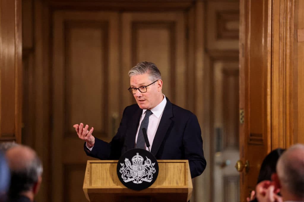Starmer Refuses to Quit as Labour Reels From Election Rout