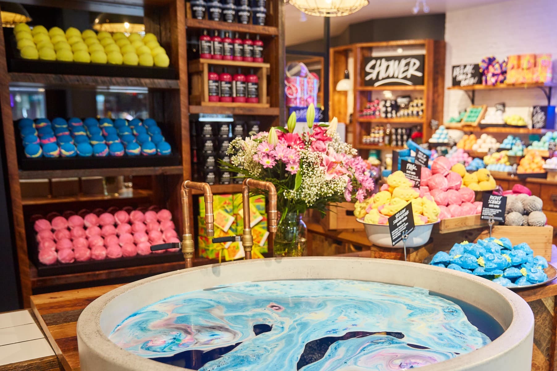 LUSH Old Mill District hosts bath bomb workshop and bird seed craft