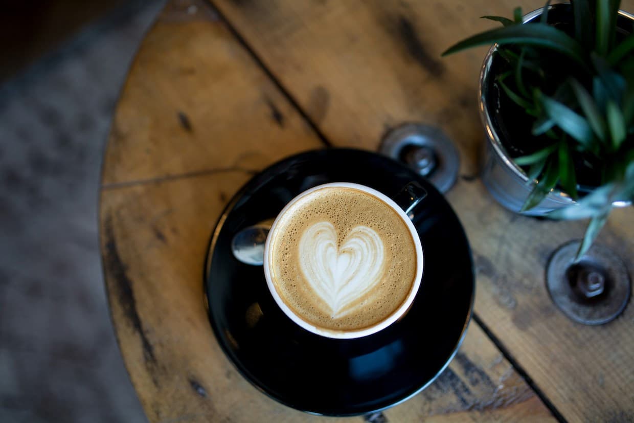 New meta-analysis links moderate coffee drinking to lower heart failure risk