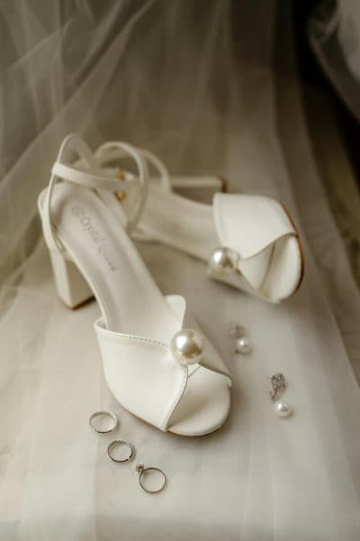 Wedding jewelry trends 2026: what brides are wearing now (pearls, chokers, and 'zone' styling)