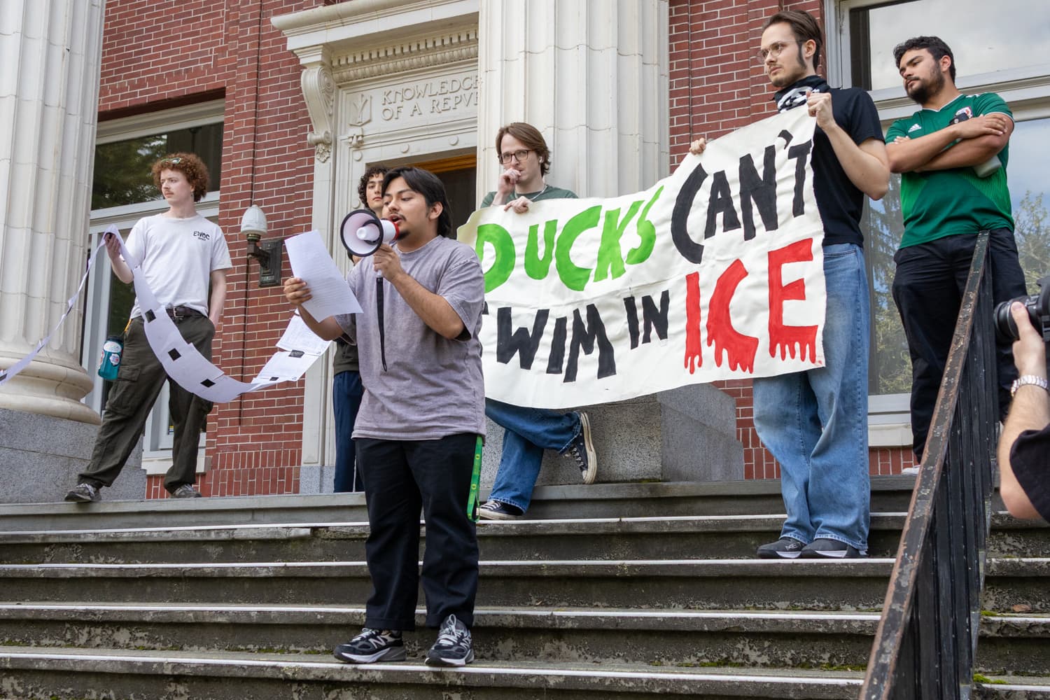 UO adds ICE to emergency alerts, drawing criticism over campus safety