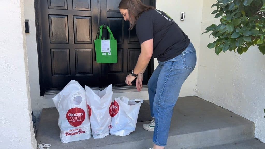 A Simple Gesture collects donations door-to-door for Dulles South Food Pantry