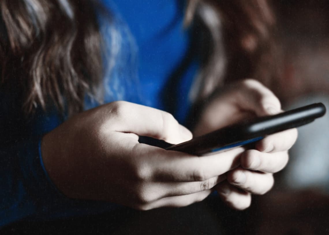 AI Chatbots Gave Harmful Violent Guidance to Teen Test Accounts, Investigation Finds