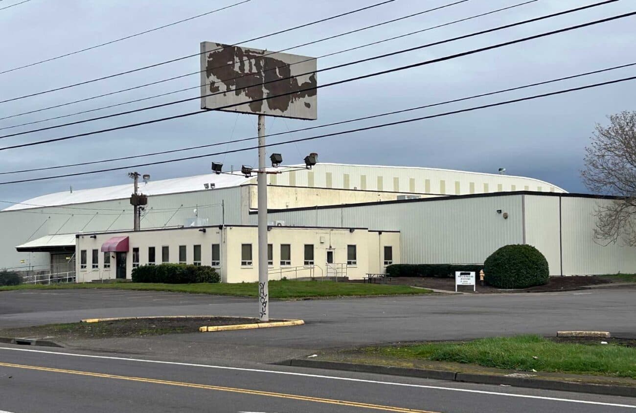 Bi-Mart Sells West Eugene Warehouse to Lanz Cabinets for Expansion