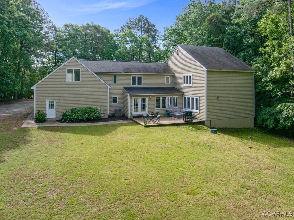 2.23-Acre Manakin Sabot home hits MLS, signals local inventory shift