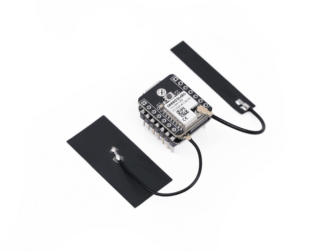 Seeed Studio compares Meshtastic and LoRaWAN for different deployments