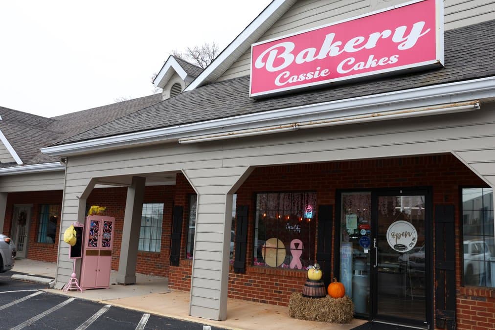 Cumming Bakery Launches Little Pink Pantry, Neighbors Share Resources