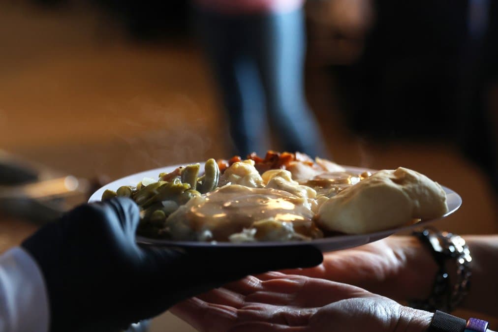 Tam's Backstage Serves More Than 250 Holiday Meals in Forsyth