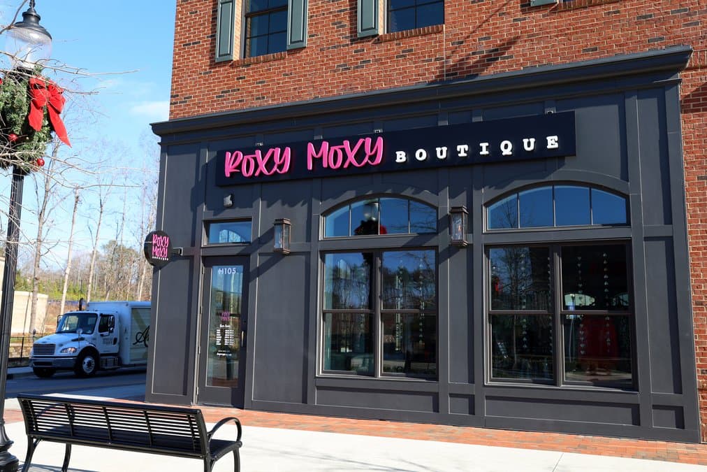 Boutique closure leaves vacancy at Cumming City Center, nearly $30,000 owed