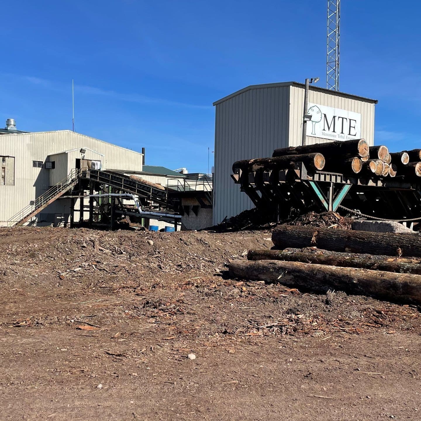 MTE Production Halted After Early-Morning Fire Destroys Neopit Stacker Building