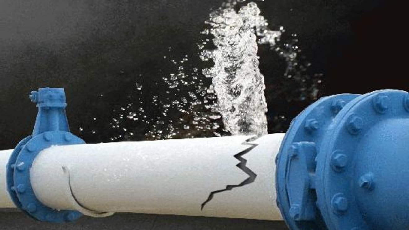 20-inch Water Main Break at Patterson and Wabash Cuts 120 Services