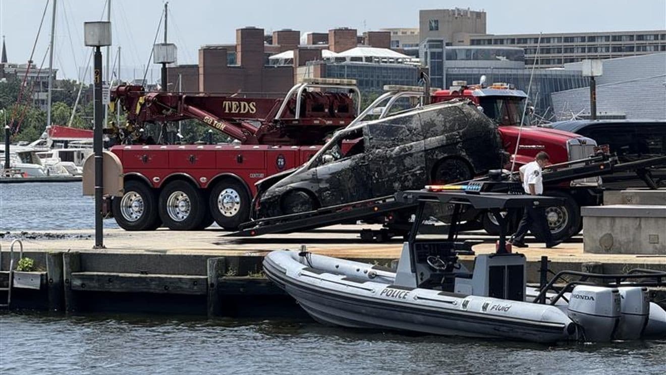 Body found in Inner Harbor vehicle identified as missing man from 2014