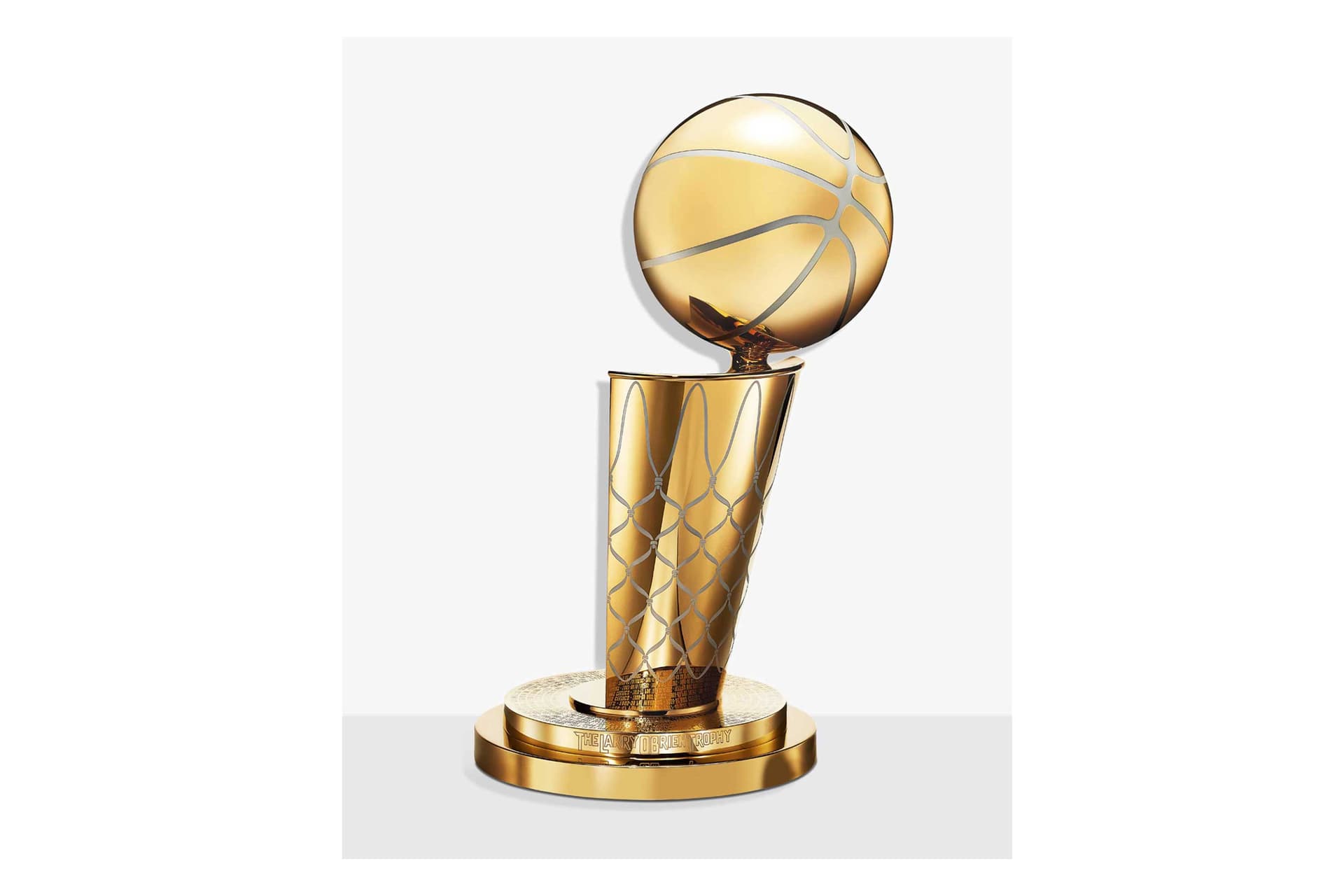Tiffany displays Knicks championship trophy at Fifth Avenue flagship