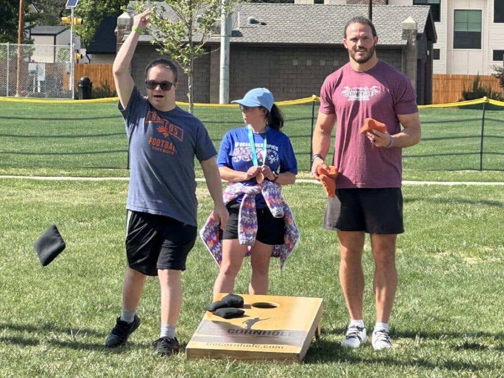 Alex Singleton hosts second annual cornhole fundraiser for Special Olympics