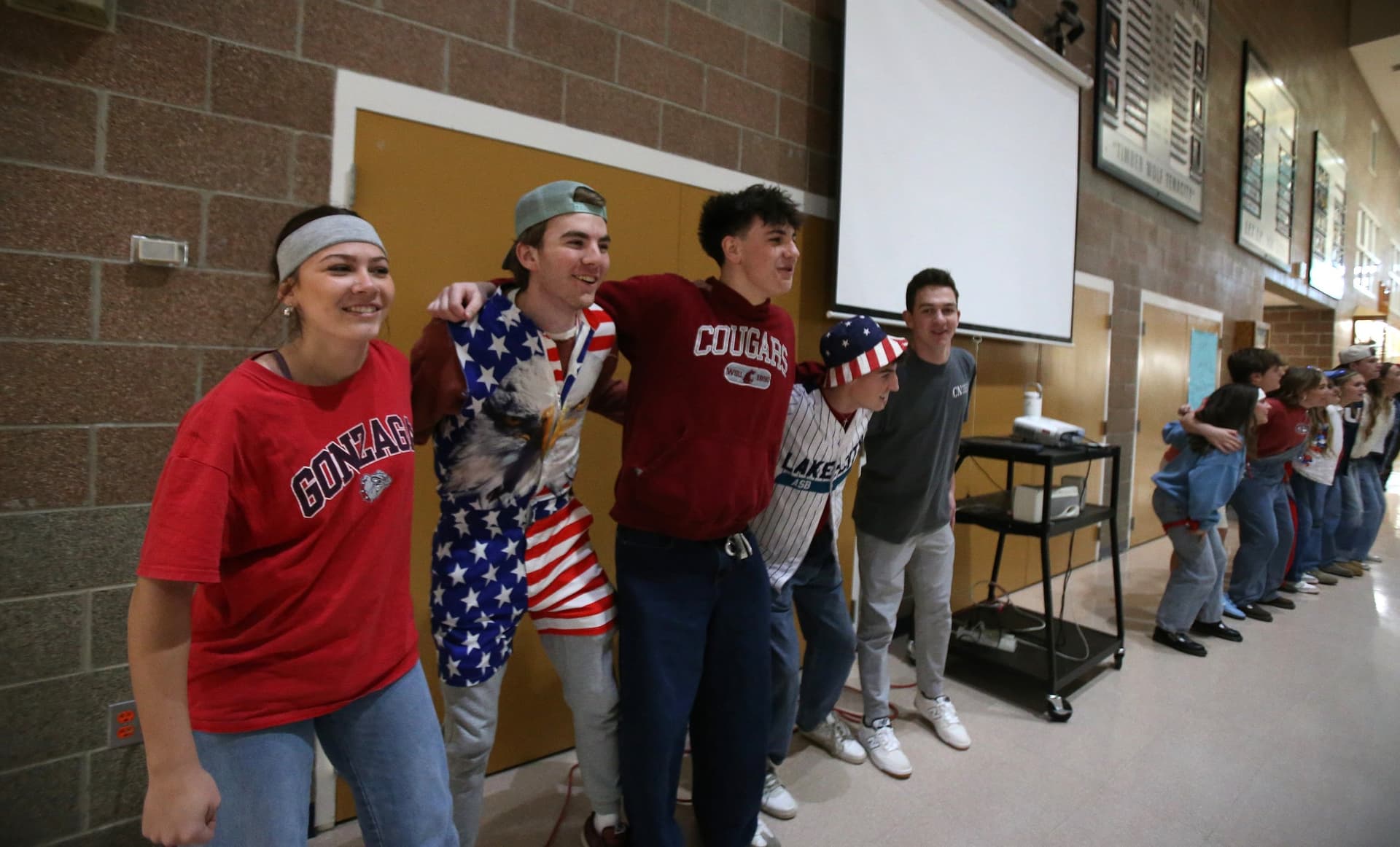 Fight for the Fish revives rivalry, raises funds and community pride