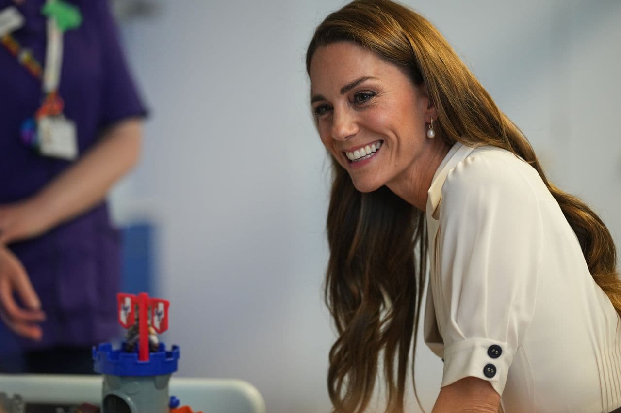 Kate Middleton wears pearl earrings with a Princess Charlotte connection in London visit
