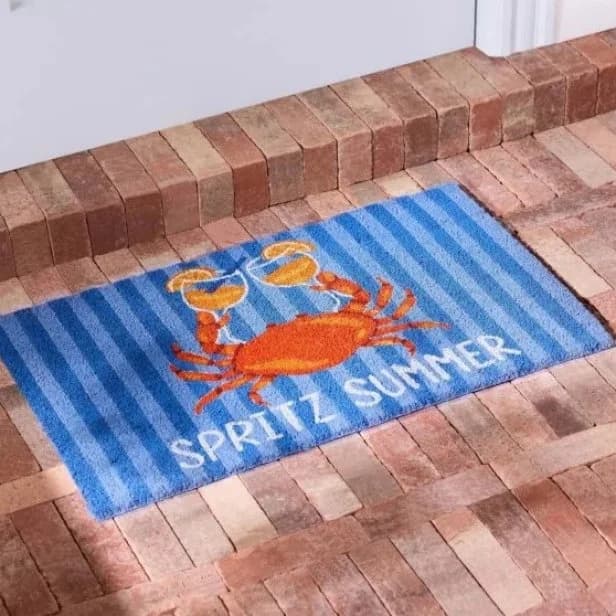 HGTV spotlights 38 seasonal doormats for easy housewarming gifts