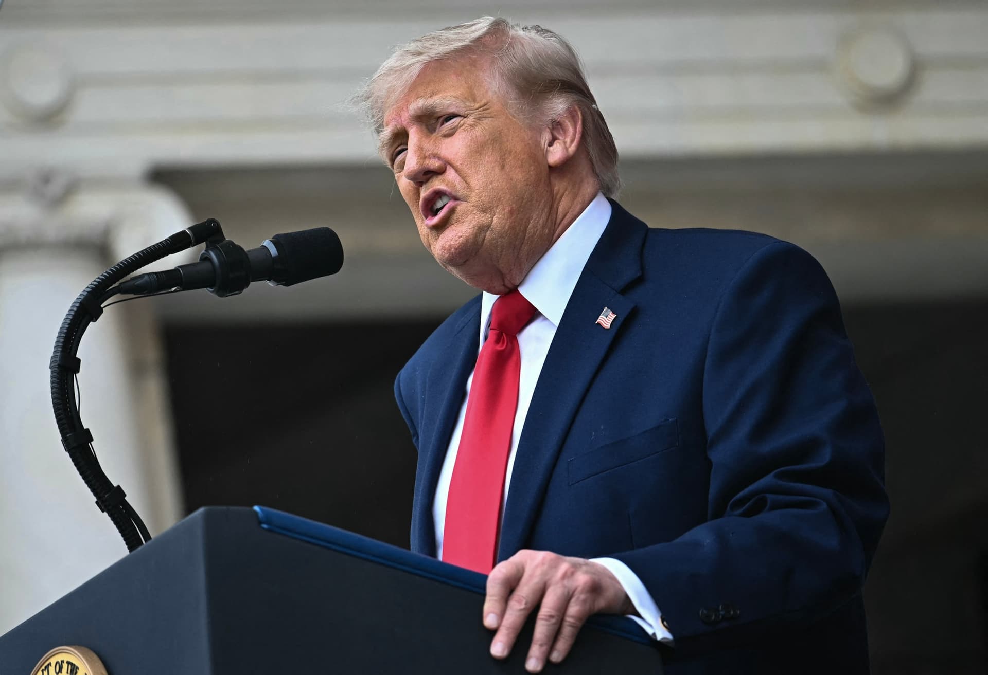 Americans say Trump loyalty hurts Republicans, Democrats seem weak on Trump