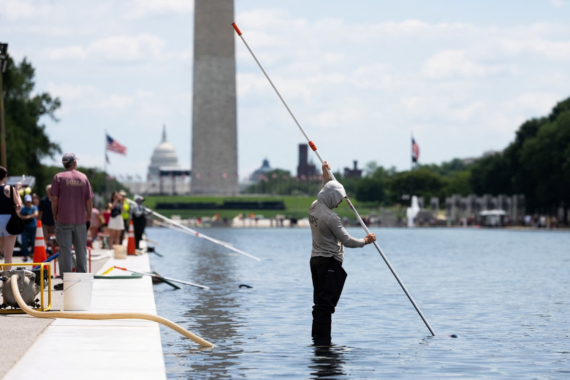 U.S. Olympian David Hearn charged with vandalizing Lincoln Memorial pool