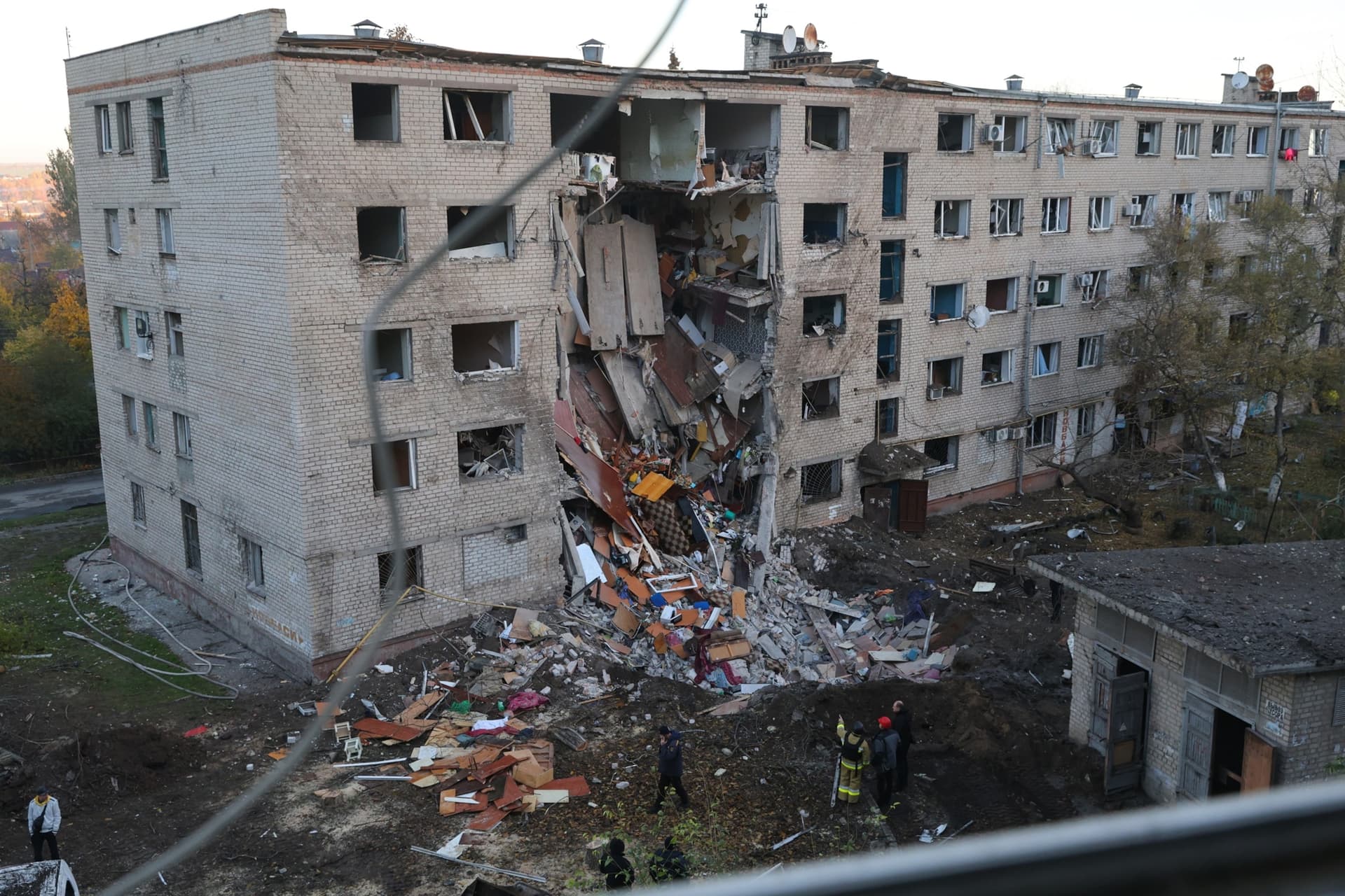 Russian drone and missile barrage kills civilians in Zaporizhzhia, Kharkiv