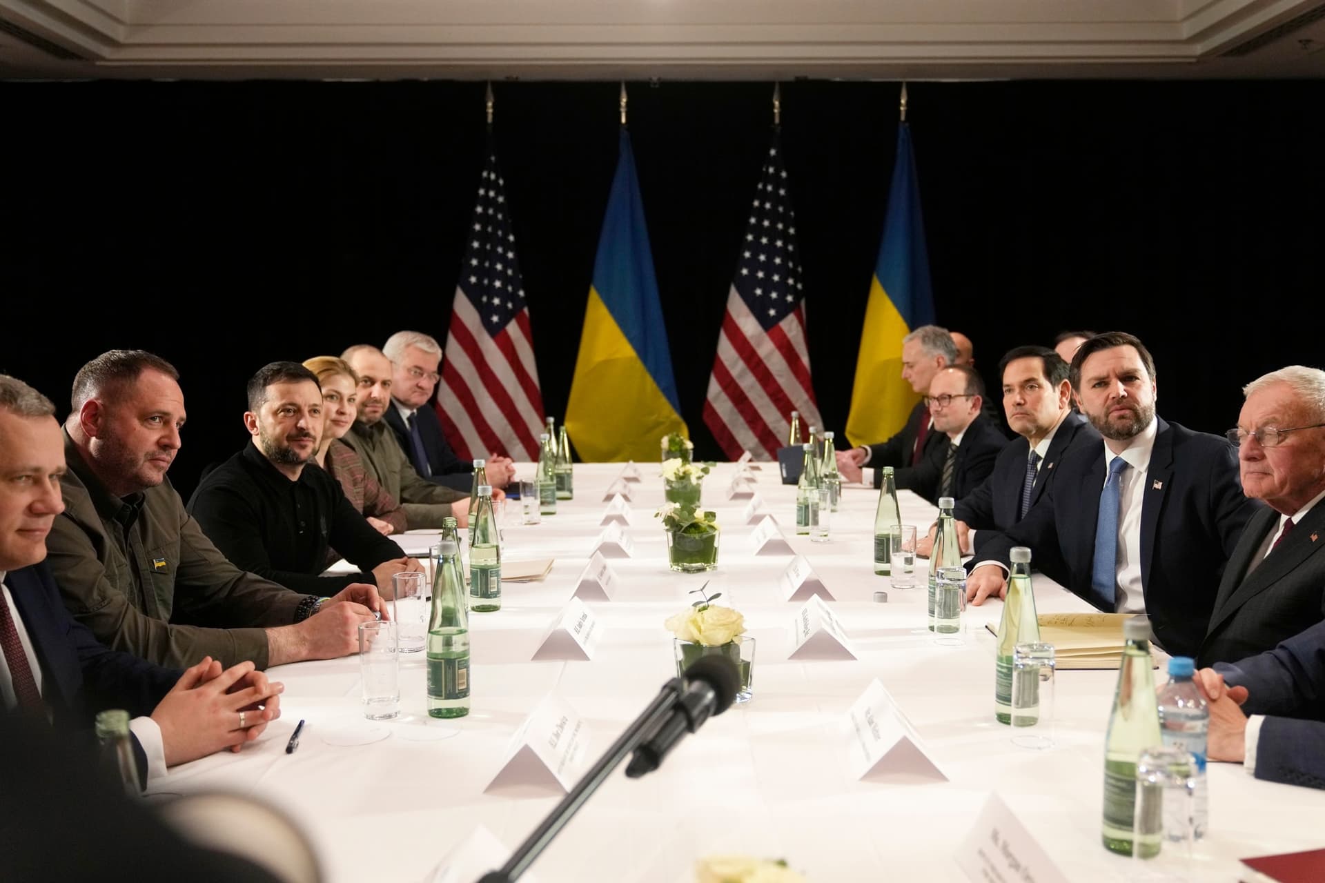 Ukraine and EU Finalize Three Track Peace Proposal, Seek U.S. Backing