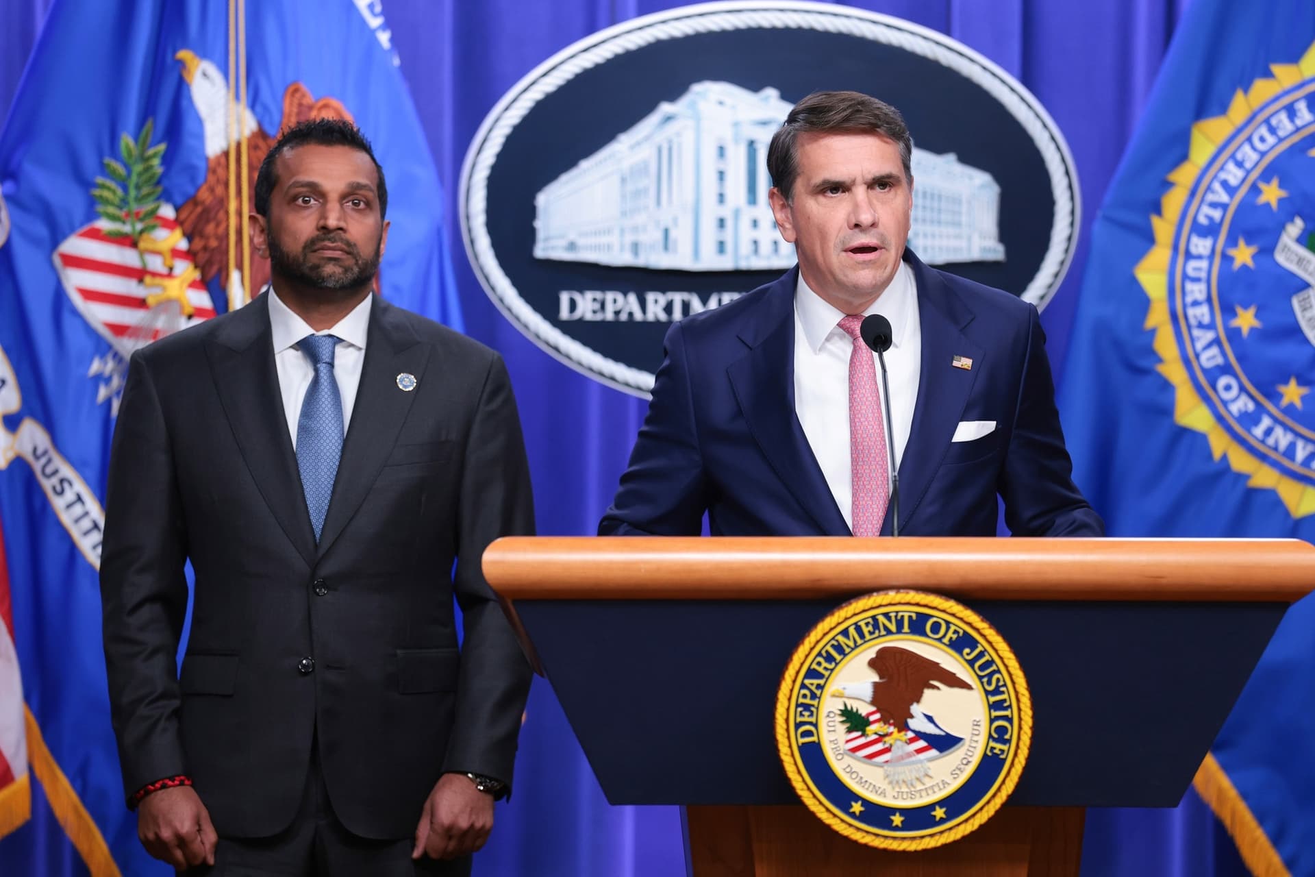 8 alleged Tren de Aragua members charged in Texas, Illinois murders