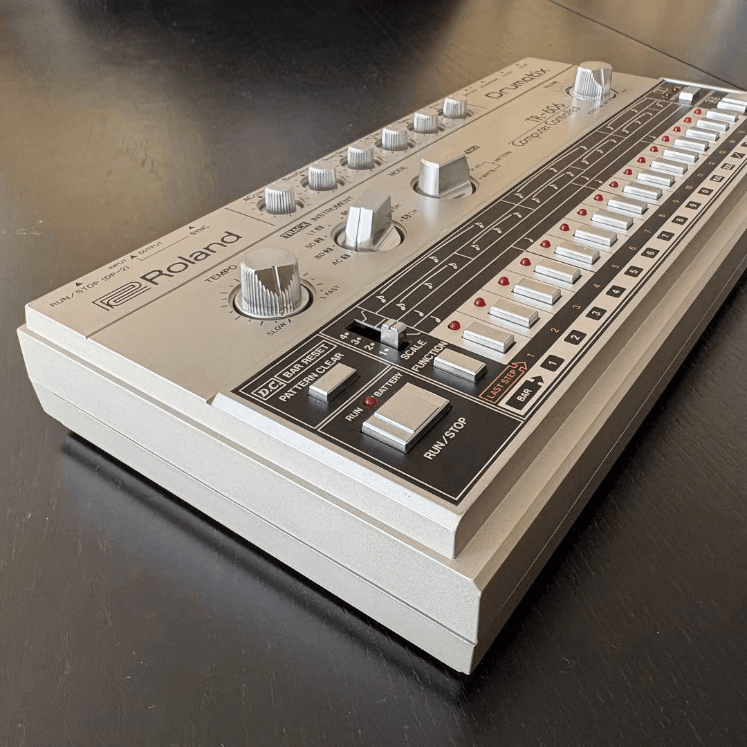 Roland TR-606 drives complex vintage synth chain on 606 Day