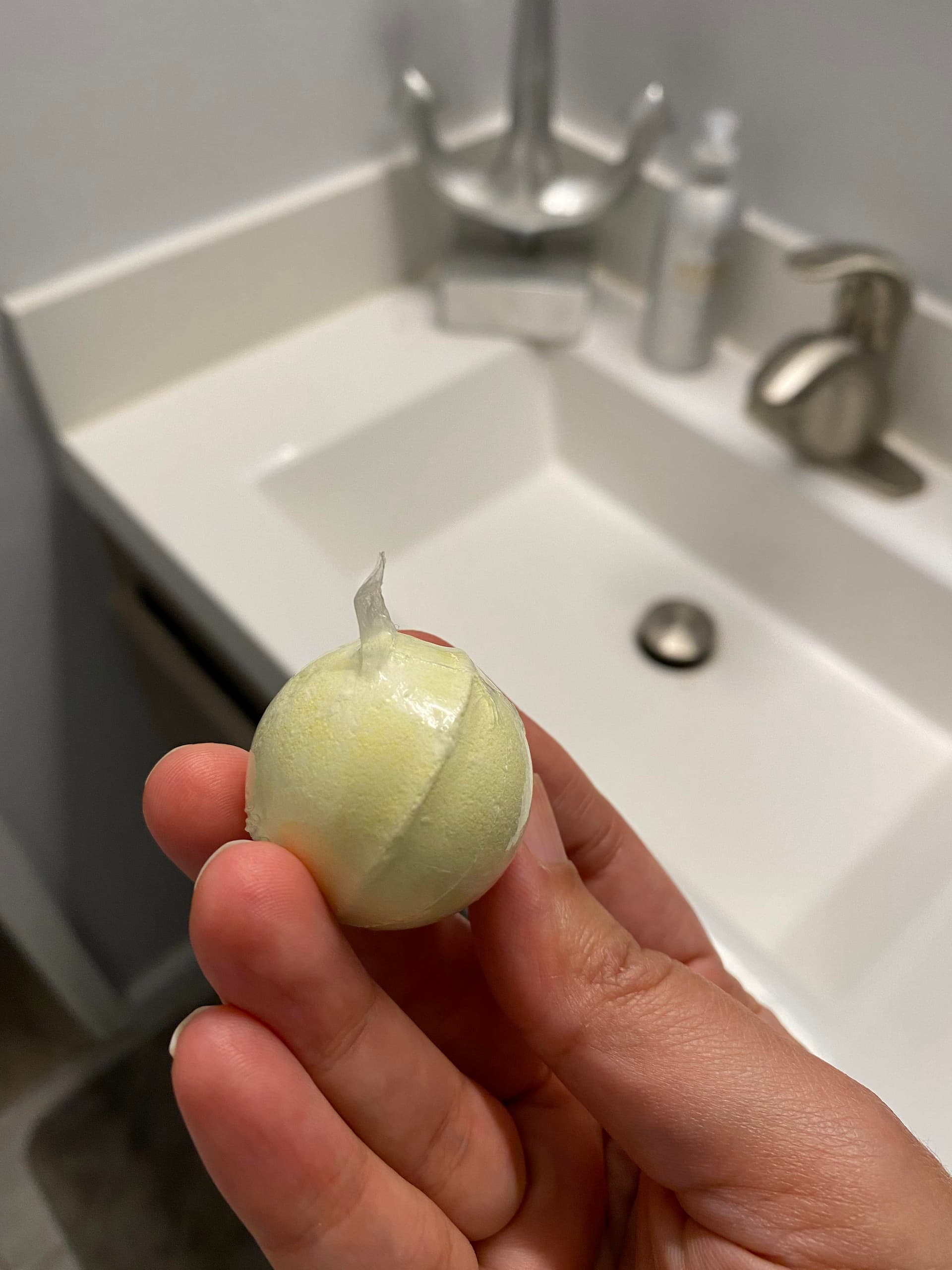 Eco-Friendly Bath Bombs: When to Remove Plastic Wrap and Better Alternatives