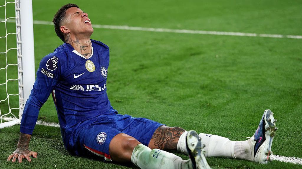 Chelsea slump deepens as Manchester United dent top-five hopes