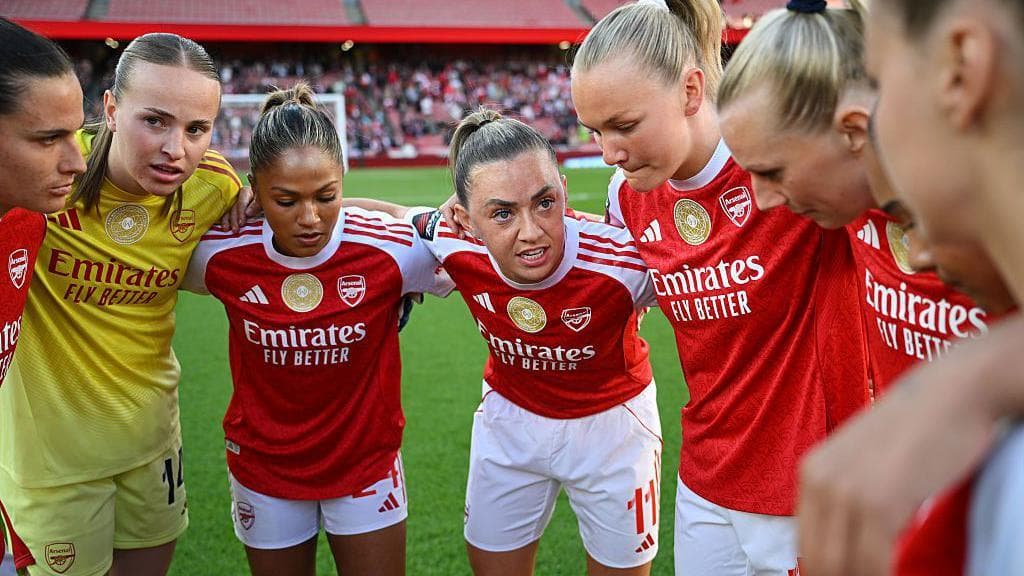 Arsenal close gap in Women’s Super League title race after 7-0 win