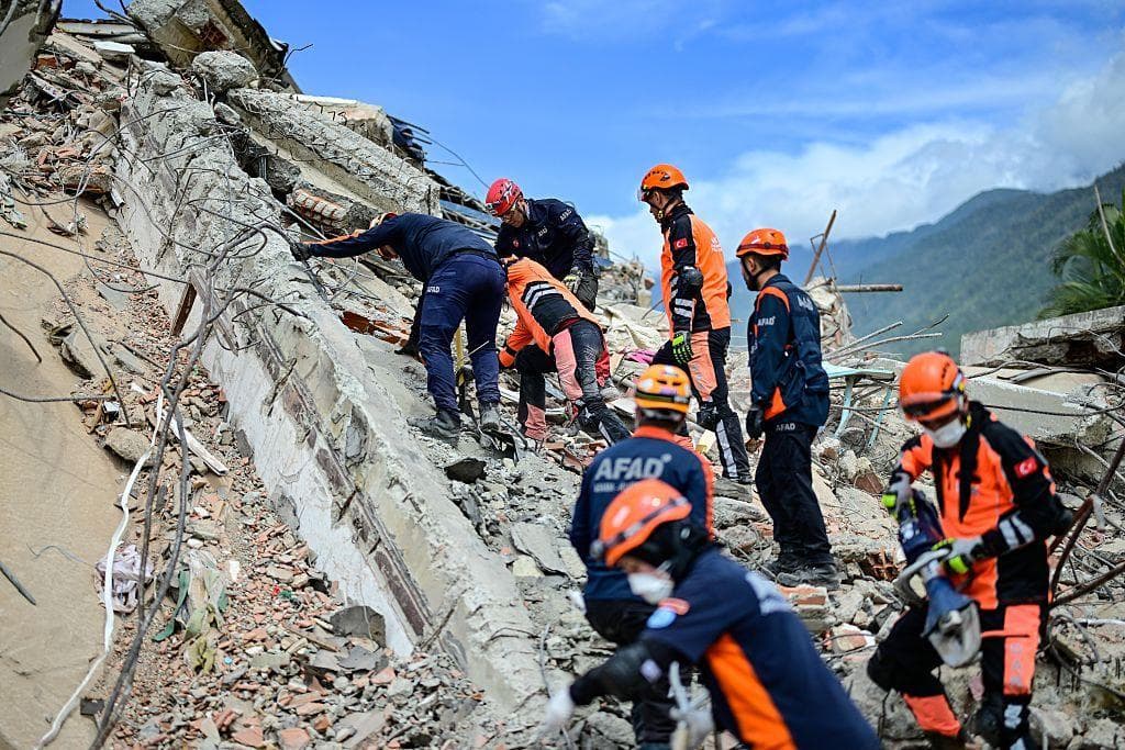International rescue teams search Venezuela rubble after twin earthquakes