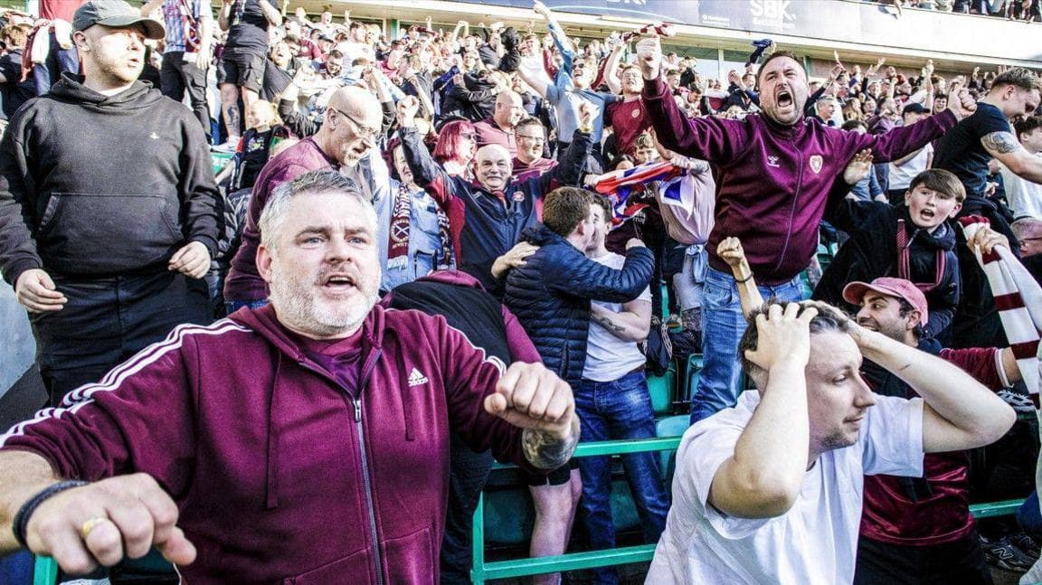 Hearts edge nine-man Hibs, move within 10 points of title glory