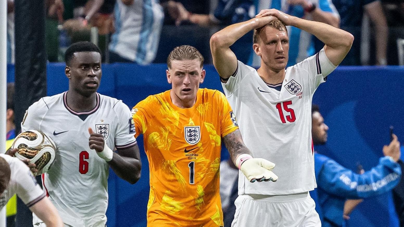 England collapse late as Argentina reach World Cup final