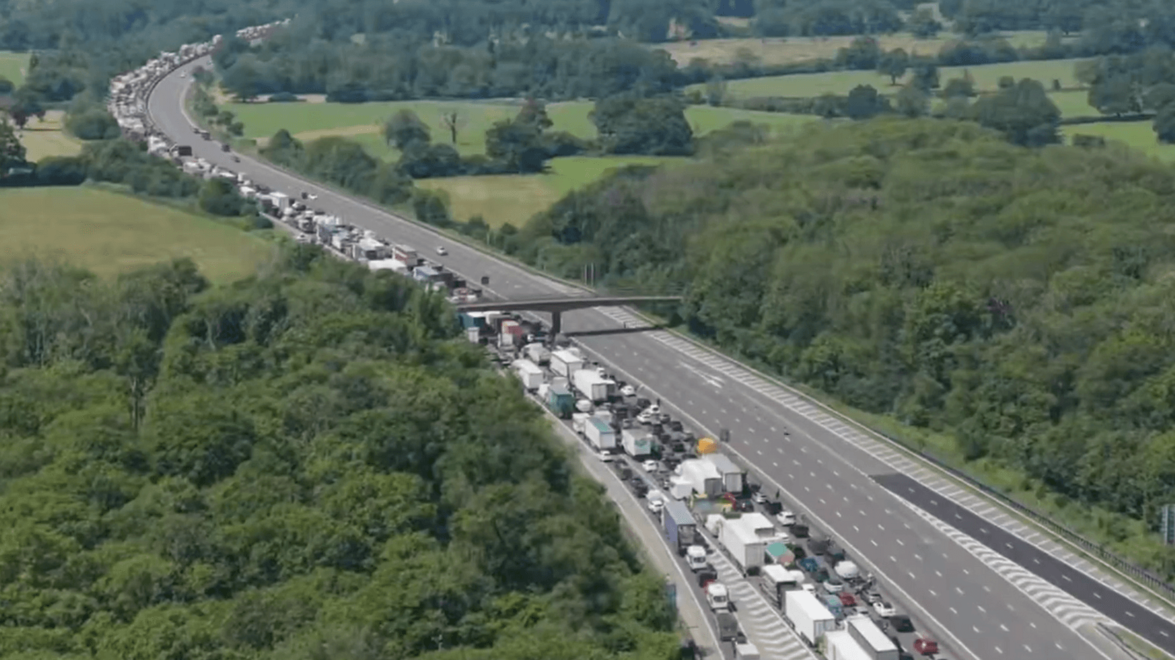 Heat-related illnesses rise as crash grids M25 during red alert