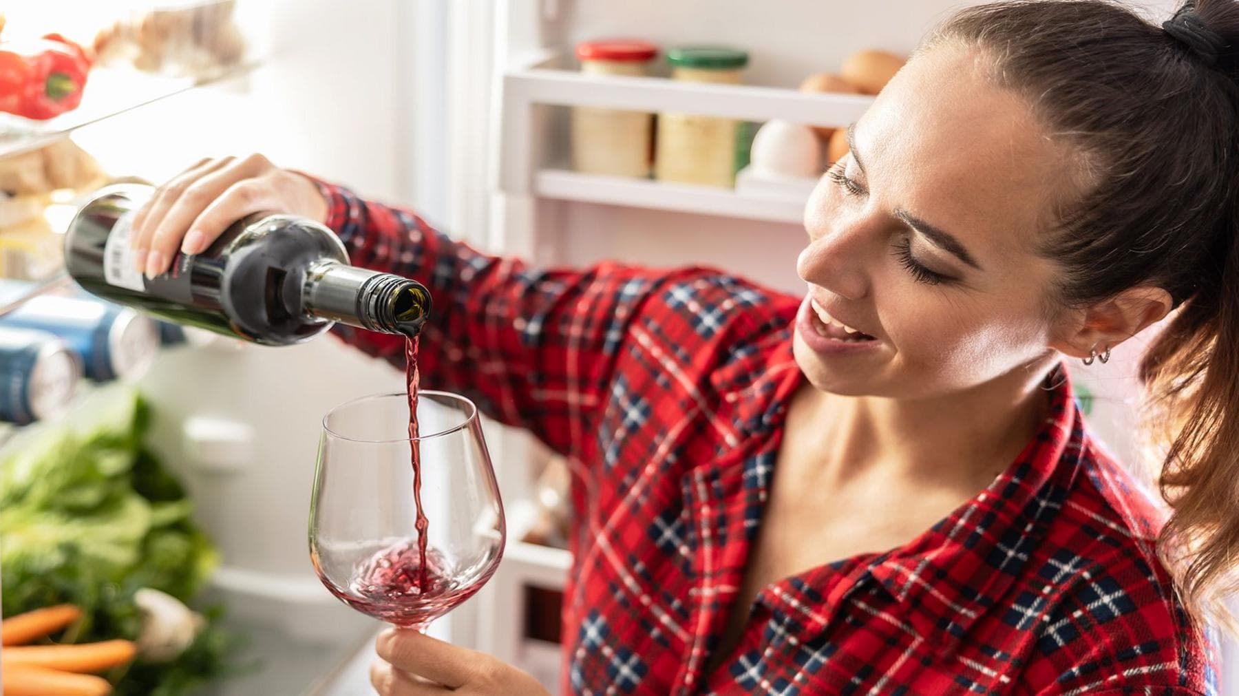 Heatwave drives surge in chilled red wine searches and sales